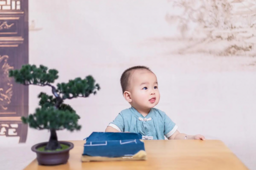 湖州满月宝宝放屁臭 湖州满月宝宝放屁臭